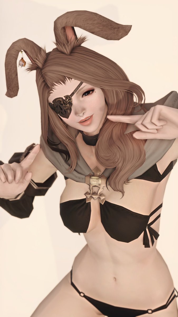 여름이라 수영복 맞춰줌...