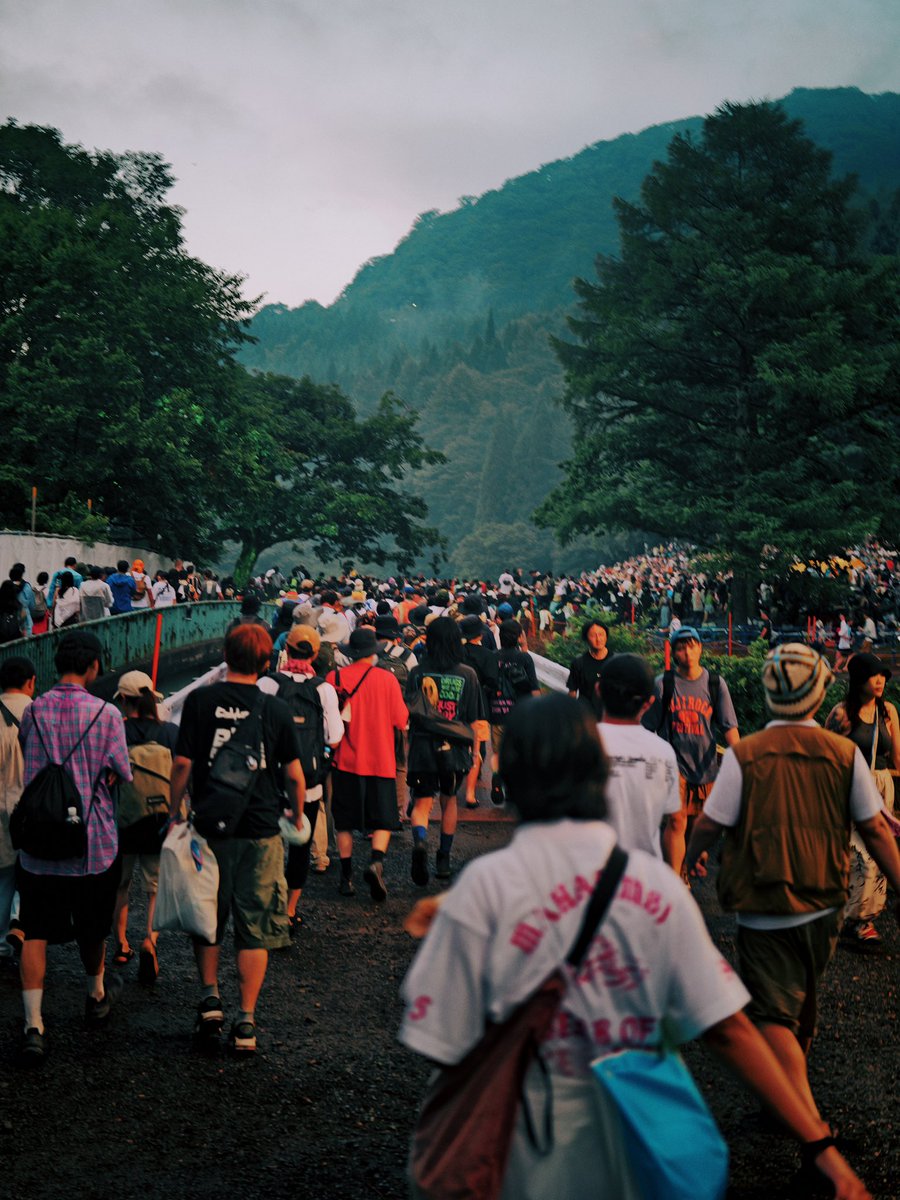 nighttempo's tweet image. 3年ぶりの苗場🗻🎪 多くの人たちの幸せな顔を見て、諦めずに音楽活動を続けて本当によかったと思いました！

#nighttempo #fujirock #フジロック #japan #日本 #일본
#leica #ライカ