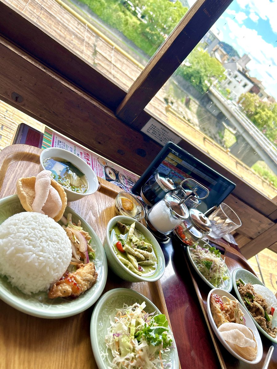 kyopan33's tweet photo. 阪急「京都河原町」駅から徒歩1分の
本格タイ料理屋さん🇹🇭✨
川床も楽しめるのでコスパ良き🙆‍♀️

#京都 #kyoto #gion #kawaramachi #河原町 #kamoriver #鴨川 https://t.co/HDc2txy6Uq