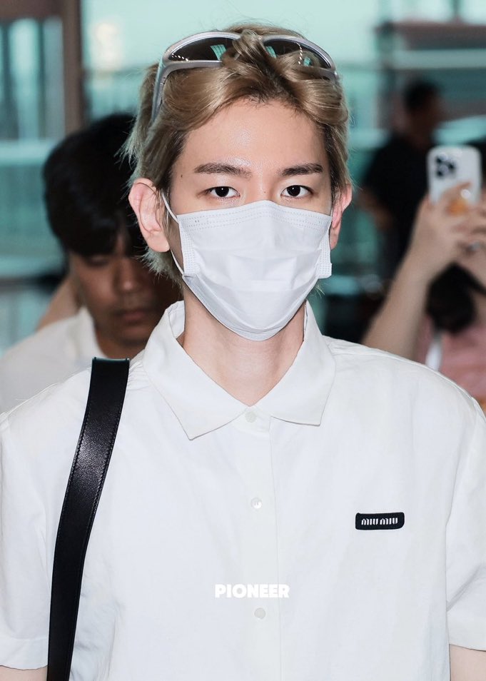 I hate when I’m so busy but it’s nice to get Baekhyun  updates like this