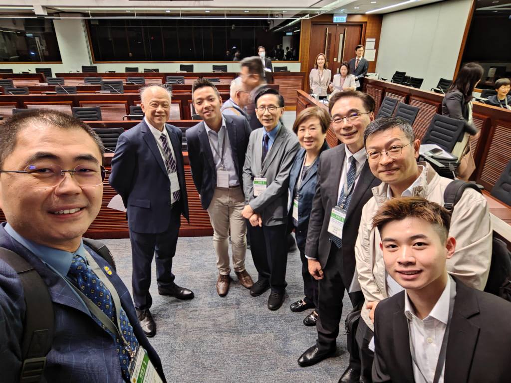 World Physiotherapy (@worldphysio1951) on Twitter photo Physiotherapists in Hong Kong are celebrating after the Legislative Council passed a Bill, enabling people to access physiotherapy services without a prior referral.
More: ow.ly/o3eL50Wxhi7
#GlobalPT <a href="/AWcpta/">Africa region of World Physiotherapy</a> <a href="/WorldPhysioAWP/">WorldPhysioAWP</a> <a href="/ERWorldPhysio/">Europe Region of World Physiotherapy 🇪🇺</a> <a href="/WorldPhysioNACR/">World Physiotherapy NAC</a> <a href="/WorldPhysioSAR/">World Physiotherapy SAR</a> Physiotherapists in Hong Kong are celebrating after the Legislative Council passed a Bill, enabling people to access physiotherapy services without a prior referral.
More: ow.ly/o3eL50Wxhi7
#GlobalPT <a href="/AWcpta/">Africa region of World Physiotherapy</a> <a href="/WorldPhysioAWP/">WorldPhysioAWP</a> <a href="/ERWorldPhysio/">Europe Region of World Physiotherapy 🇪🇺</a> <a href="/WorldPhysioNACR/">World Physiotherapy NAC</a> <a href="/WorldPhysioSAR/">World Physiotherapy SAR</a>
