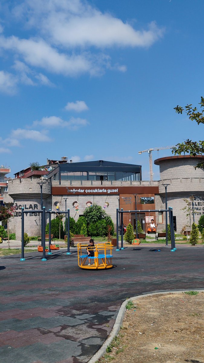 Sahinfatos1's tweet photo. @yasinyildizbb  sayın başkan buranın kapatılabilecegi hakkında bir duyum aldık buranın bir belediyenin vatandaşlara yaptığı en güzel hizmetlerden birisi olduğunu düşünüyorum şahsen beklentimiz bu hizmetin aynı şekilde devam etmesidir 🙏🙏 https://t.co/b5m2RLXmM5