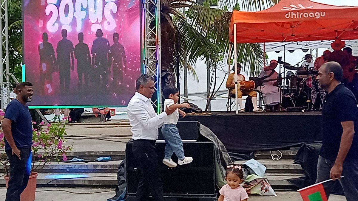 Iqbaalahme59794's tweet image. 🎉 Our #SaafuNalaMale Ambassador @2ofusmv   is hosting a fun-filled Kids Today Evening at 16:00hrs at Artificial Beach! 🧒👧✨

#SaafuNalaMale  #2ofus #MaleCityCouncil
 @MaleCitymv' 
@adamazim  
@AdhuhamMV