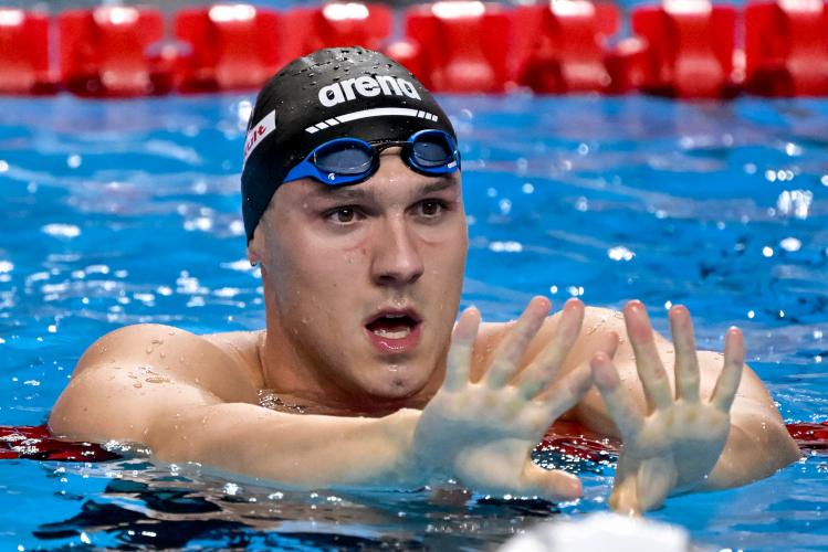 Il momento d'ORO di Simone Cerasuolo, campione del mondo nei 50 rana.
A 22 anni è la gioia della vita del romagnolo dal talento enorme, con grandi soddisfazioni a livello giovanile (record mondiale jr), che faticava a sbocciare tra i grandi della rana. 
Alle delusioni ha reagito