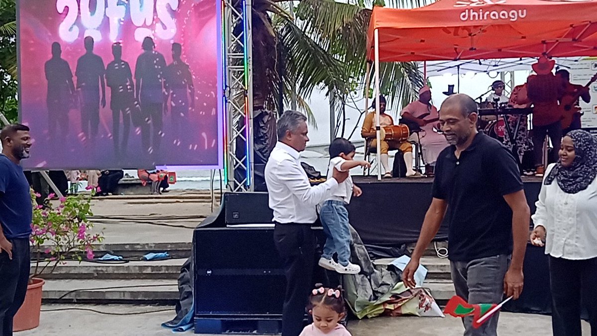 Iqbaalahme59794's tweet image. 🎉 Our #SaafuNalaMale Ambassador @2ofusmv   is hosting a fun-filled Kids Today Evening at 16:00hrs at Artificial Beach! 🧒👧✨

#SaafuNalaMale  #2ofus #MaleCityCouncil
 @MaleCitymv' 
@adamazim  
@AdhuhamMV