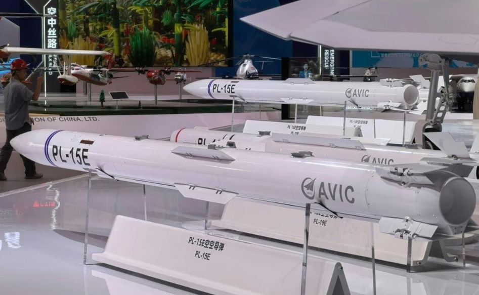 DefenseMirror's tweet photo. China’s New PL-16 Air-to-Air Missile Reportedly Enters Service with Air Force::

https://t.co/EakB0wUV4V

#China #PL16 #AirForce #J20 #J35 #AIM260 #R37M #PL17 #MissileTech #IndoPacific #AviationNews #MilitaryUpdate https://t.co/bwSMTTxgiD