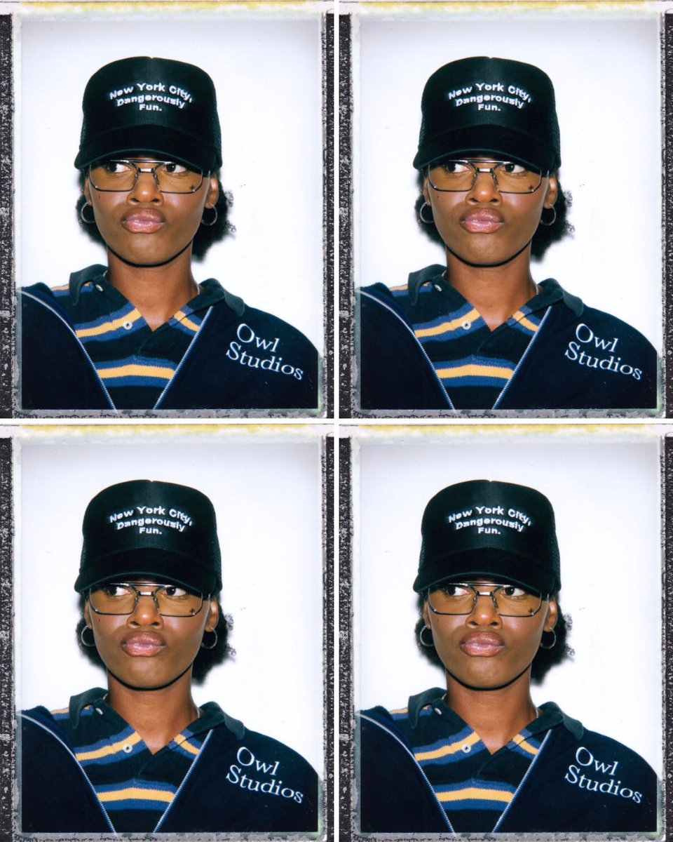 RETR0000's tweet photo. Dropping some trucker hats for my brand on Friday🙂 https://t.co/0hRmgBcYA3
