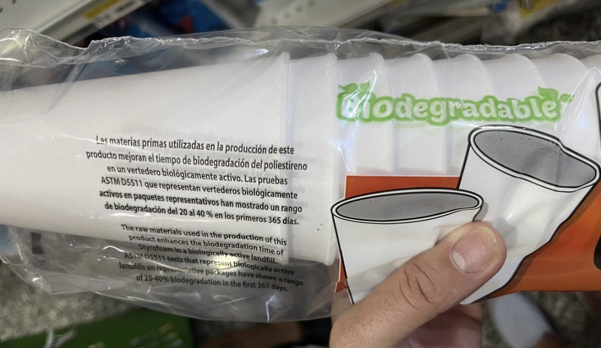SORPRESAS DE LA REPÚBLICA DOMINICANA..
EL #FOAM BIODEGRADABLE!
No lo he visto en ninguna parte que el #poliestireno sea BIOdegradable.. 
Teneis algun conocimiento? Conoceis otros paises con este material biodegradable? Hay alternativas?
Espero vuestras aportaciones. #greenwashing