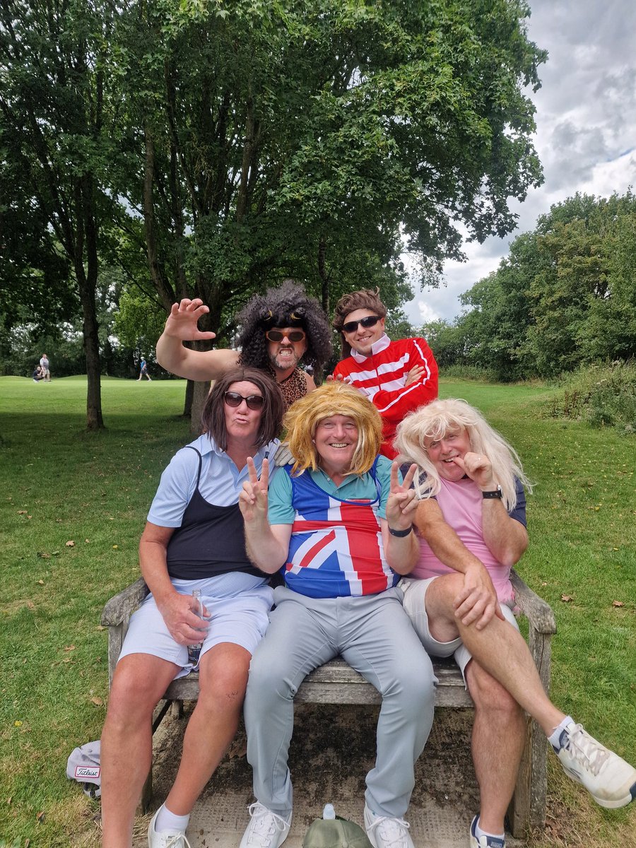 hannahgolf96's tweet image. Over £2700 raised for @bloodcancer_uk on the Beat The Pro Tee at Weald Of Kent Golf Club ⛳️ .  @wealdofkent

Thank you for having me as your beat the pro and all for being so generous with your donations 🙌 🤩 

#golf #golfswing #golfing⛳️ #golfinstructor #golfcoach