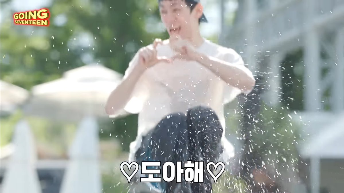 버논님 ㄹㅇ 택도없는 애교 부릴 때 막내라인인 걸 느낌