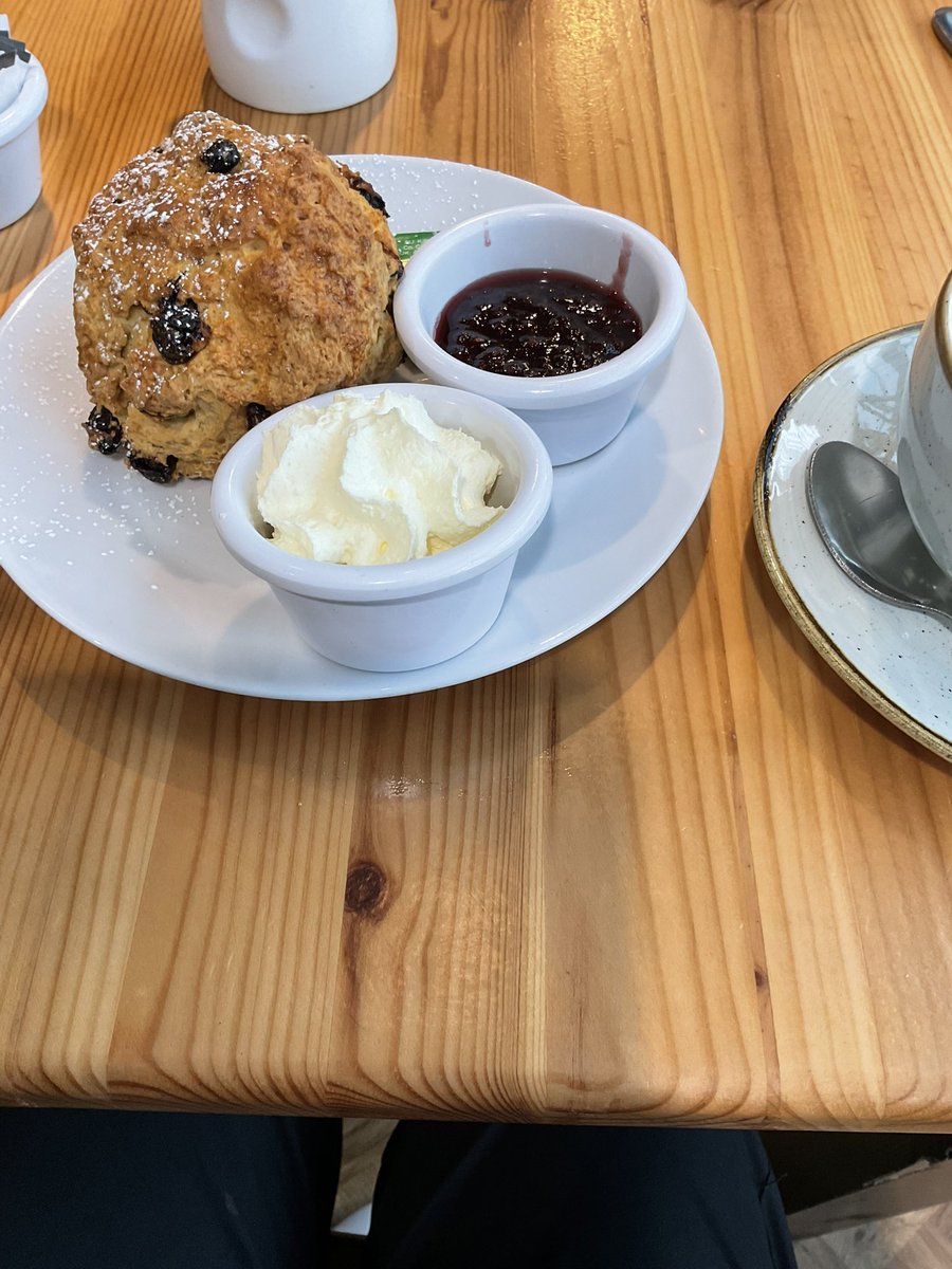 Your diet Mum? 
What diet Walter?
Exactly Mum!! 😂😂

Mum couldn’t resist the gorgeous scones <a href="/springmountgc/">Springmount Garden C</a> 😋😋😋