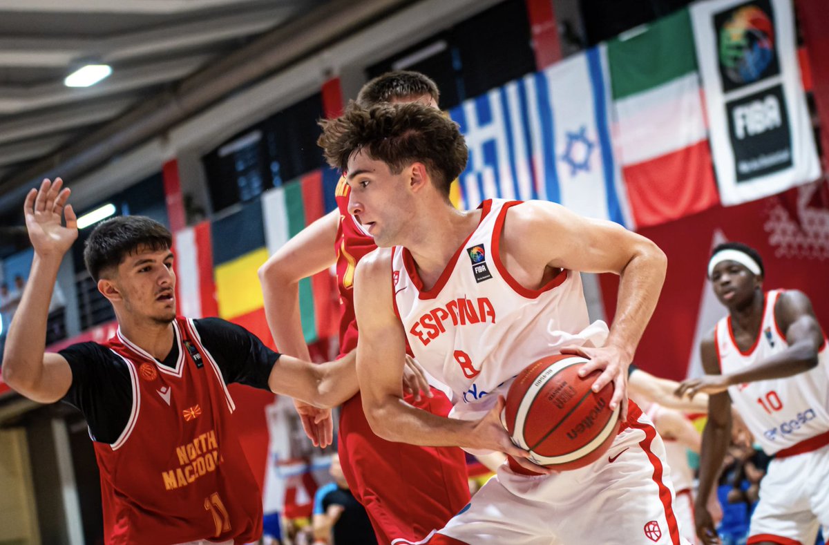 👊 Segueixen imparables els nostres amb la selecció espanyola U18 a l'Eurobasket. Avui victòria clara al partit de vuitens de final

🇪🇸 92-38 🇲🇰

📈 Ian Platteeuw: 10 punts, 13 rebots i 24 de valoració
📈 Diego Niebla: 15 punts
📈 Eric del Castillo: 4 punts

#CityOfBadalona