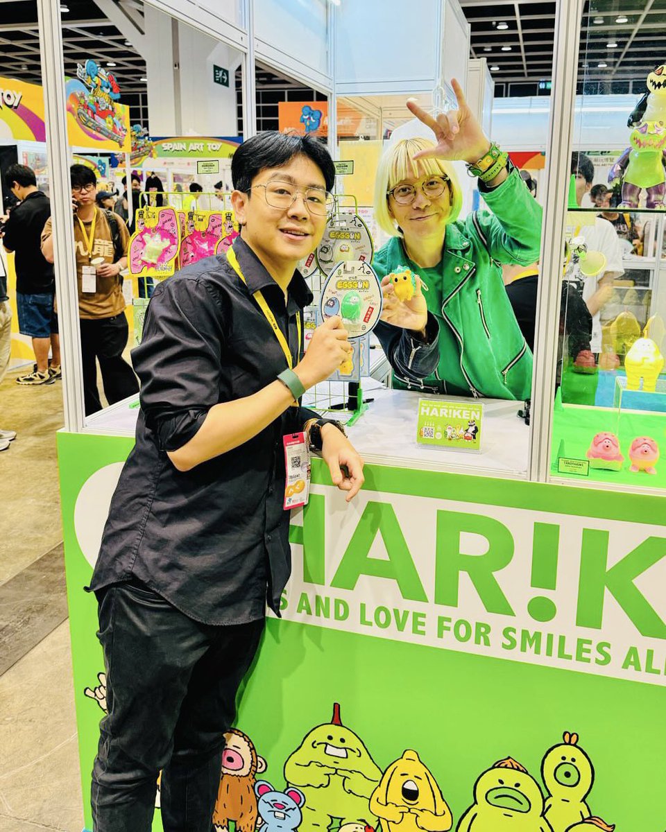 📣 #香港 / #HongKong 📣

再会と、はじめまして...世界中のアーティスト仲間と📸

自分から写真をあまりお願いしないので、
今回撮って頂いた皆さま、Arigato🙂‍↕️✨

I respect to you🙌See you next time🤟🦁🍀

“キャラクターと愛で、世界を笑顔に”🌎

—

Duckhead 🇰🇷
<a href="/duckhead/">64 75 63 6b 68 65 61 64</a> 🪿

Javier