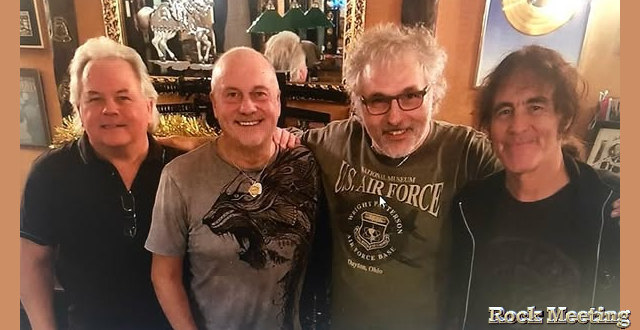 🔥#IRONMAIDEN🔥 a rendu hommage à son premier chanteur, #PaulMarioDay, suite à son décès : 👉👇 rockmeeting.com/news/16520-iro…