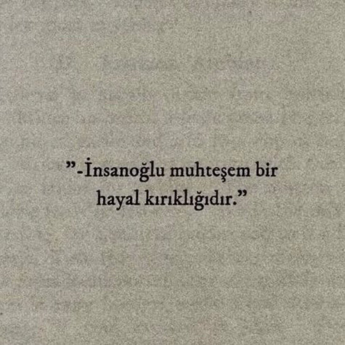 Duvara asalım gelen okusun, giden okusun.