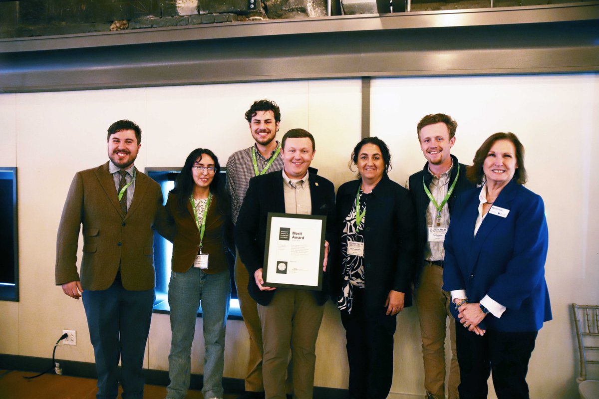 UKAgriculture's tweet photo. Students from the Department of Landscape Architecture have been recognized for outstanding community development work in Mason County, Kentucky, in partnership with @BlueprintKY.

Learn more >> https://t.co/dew1tnnqgi https://t.co/4fsHJ1MK6X