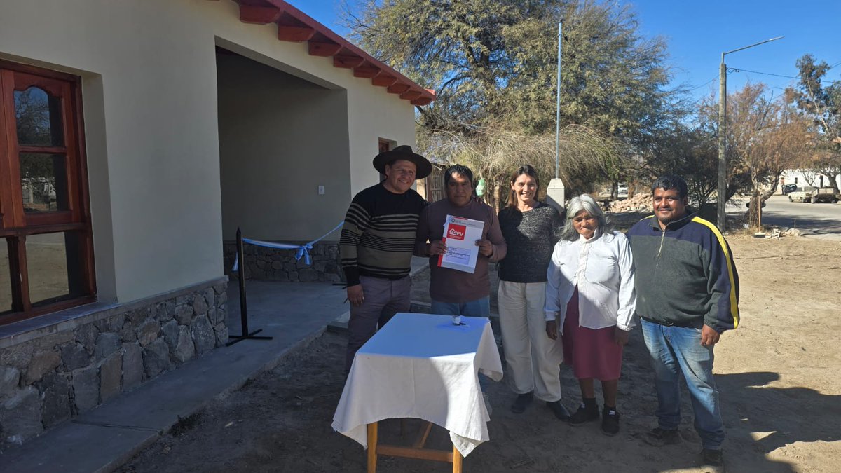 El <a href="/IPVSalta/">IPVSalta</a> entregó una vivienda en Animaná a una familia con un caso especial. Fue construida con fondos provinciales y mano de obra local.  
👉tinyurl.com/f28x35c7

#Salta #GobiernoPresente #BuenMiércoles
