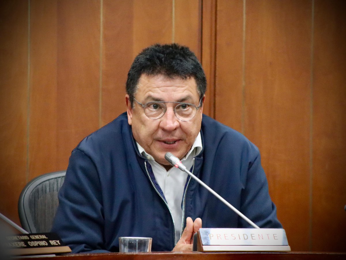 Senado de la República 🇨🇴 (@senadogovco) on Twitter photo #ComisiónVII | “Quiero darle las gracias a esta comisión, vamos a hacer en esta comisión un examen juicioso, un trabajo serio, con estudio, como se ha hecho en la #ReformaALaSalud que se avecina”, manifestó el senador Miguel Ángel Pinto Hernández (<a href="/MiguelPintoH1/">Miguel Ángel Pinto Hernandez</a>). #ComisiónVII | “Quiero darle las gracias a esta comisión, vamos a hacer en esta comisión un examen juicioso, un trabajo serio, con estudio, como se ha hecho en la #ReformaALaSalud que se avecina”, manifestó el senador Miguel Ángel Pinto Hernández (<a href="/MiguelPintoH1/">Miguel Ángel Pinto Hernandez</a>).