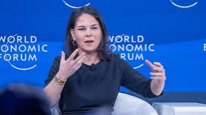 Susanne Baessler (@susannebaessler) on Twitter photo <a href="/apollo_news_de/">Apollo News</a> Das Dreigestirn aus Lagarde 🇫🇷, von der Leyen 🇩🇪 und Merkel 🇩🇪 wird die Welt wohl im Alleingang vor dem sicheren Klimatod retten müssen.
WEF 🇺🇸 und UNO 🇺🇳 halten an ihrem 40 Jahre alten Klima-Betrug auch dann noch fest, wenn USA 🇺🇸, China 🇨🇳 und Russland 🇷🇺 sich schon <a href="/apollo_news_de/">Apollo News</a> Das Dreigestirn aus Lagarde 🇫🇷, von der Leyen 🇩🇪 und Merkel 🇩🇪 wird die Welt wohl im Alleingang vor dem sicheren Klimatod retten müssen.
WEF 🇺🇸 und UNO 🇺🇳 halten an ihrem 40 Jahre alten Klima-Betrug auch dann noch fest, wenn USA 🇺🇸, China 🇨🇳 und Russland 🇷🇺 sich schon