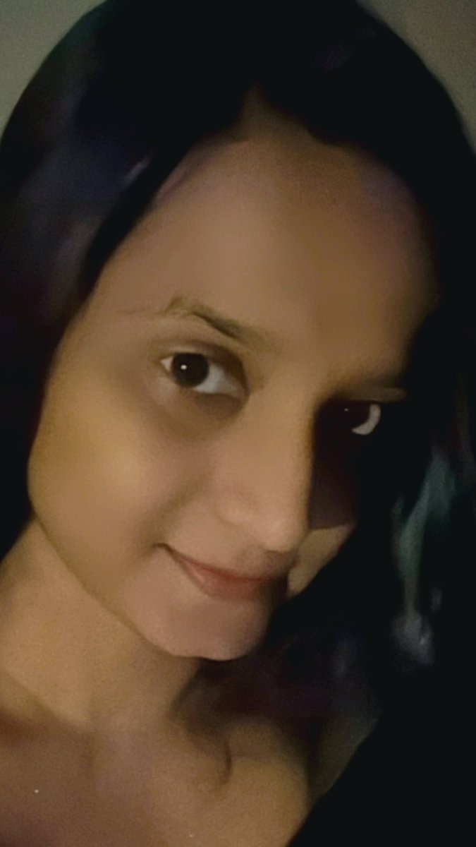अगर हम कहें और वो मुस्कुरा दें ,,
हम उनके लिए जिंदगानी लुटा दें 💤
ये गाना सुनो सभी ? #goodnight #Goodnighteveryone
