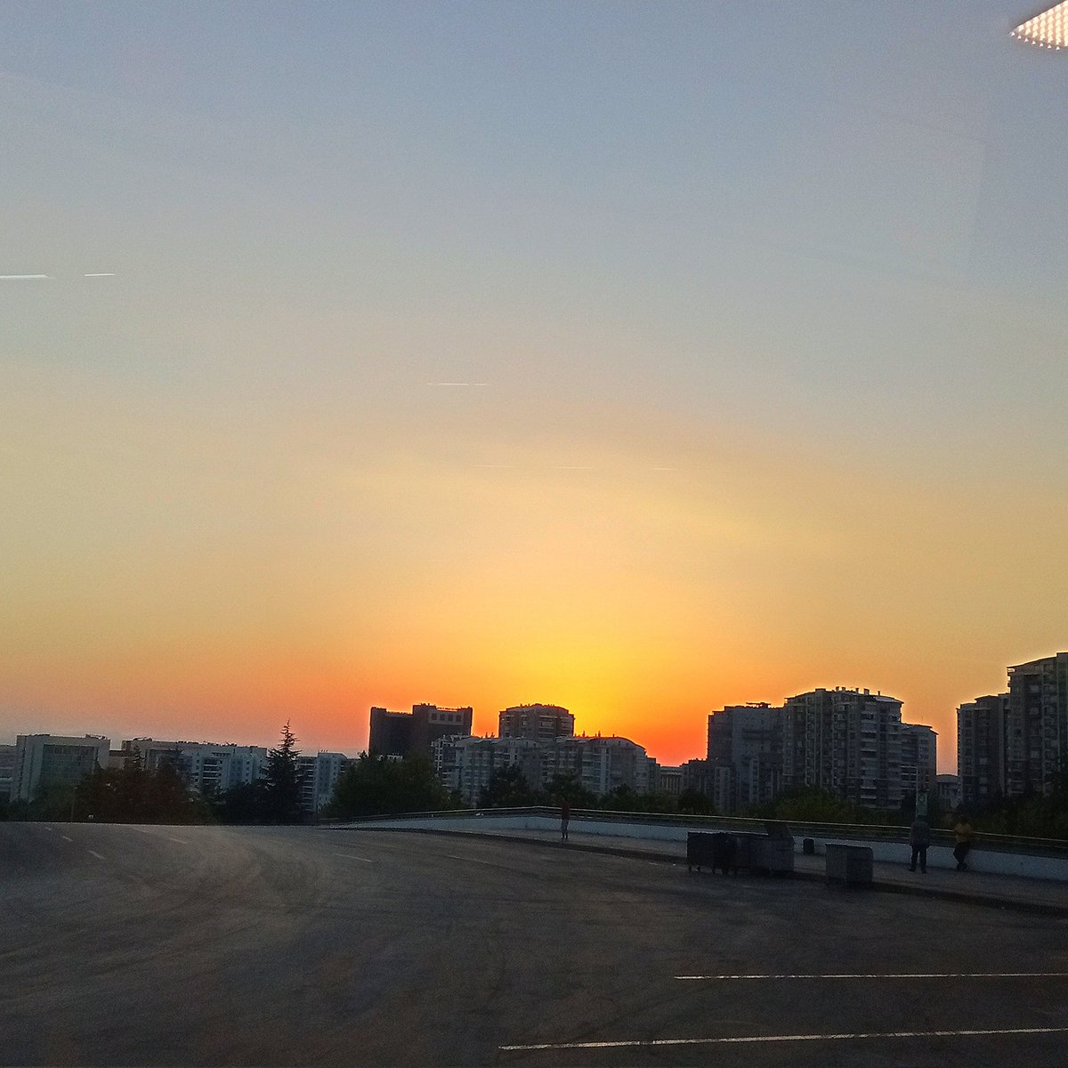 "Biz, Allah’ın boyasıyla boyanmışızdır. Boyası Allah’ınkinden daha güzel olan kimdir? Biz ona ibadet edenleriz."
|bakara, 138