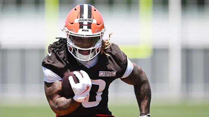 Top 5 Players on Underdog moving down draft boards in the past 2 weeks 📉

Quinshon Judkins - 22.3 Spots

Jonnu Smith - 16.6 Spots

Darren Waller - 16.6 Spots

Najee Harris - 16.1 Spots

Rashee Rice - 14 Spots 

#FantasyFootball