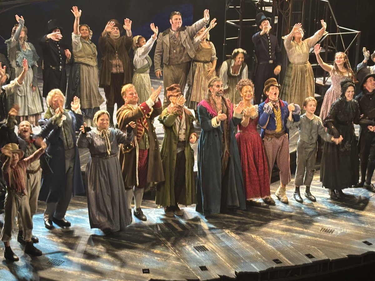 Simon Duke (@simon_dukey) on Twitter photo It’s actually criminal how long it’s taken me to see it but <a href="/OliverOnStage/">Oliver! The Musical</a> was everything I expected it would be and more. And Simon Lipkin as Fagin gives one of the best male leading performancs I’ve ever had the pleasure of witnessing It’s actually criminal how long it’s taken me to see it but <a href="/OliverOnStage/">Oliver! The Musical</a> was everything I expected it would be and more. And Simon Lipkin as Fagin gives one of the best male leading performancs I’ve ever had the pleasure of witnessing