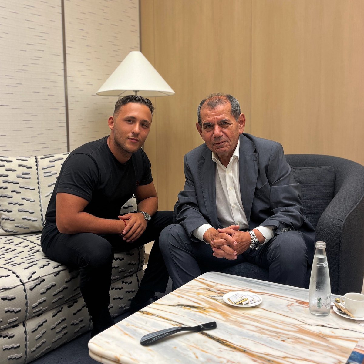 Başkanımı ağırladık , kaleci adayı belli isim veremem 🦁 #dursun #başkan #Osimhen #GalatasaraySK #Galatasaray