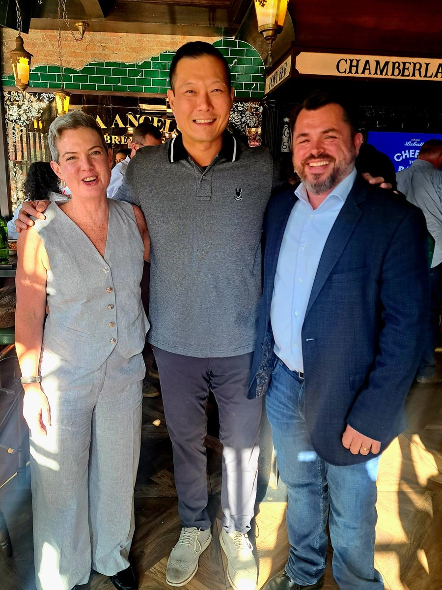 Had a great time at #CheersToBars with ⁦<a href="/LabattBreweries/">Labatt Breweries of Canada</a>⁩ &amp; ⁦<a href="/StellaArtoisCAN/">Stella Artois 🇨🇦</a>⁩! Always good to see <a href="/StanChoMPP/">Stan Cho</a> out supporting bars &amp; restaurants—key drivers of tourism and local economies.