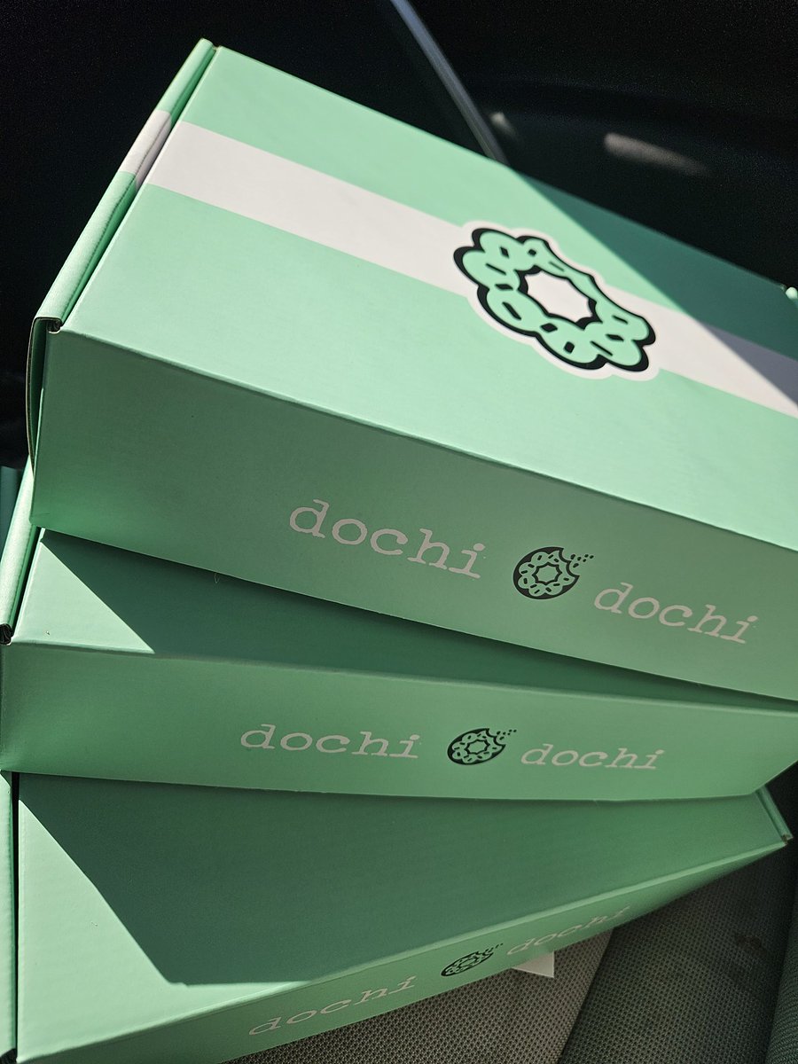 Any <a href="/veefriends/">VeeFriends</a> in Seattle? Looking for Doughnuts? Check out our very own <a href="/donutdealer1/">donutdealer</a>'s shop at Dochi! Located in Tukwila (Andover Park) and Seattle!