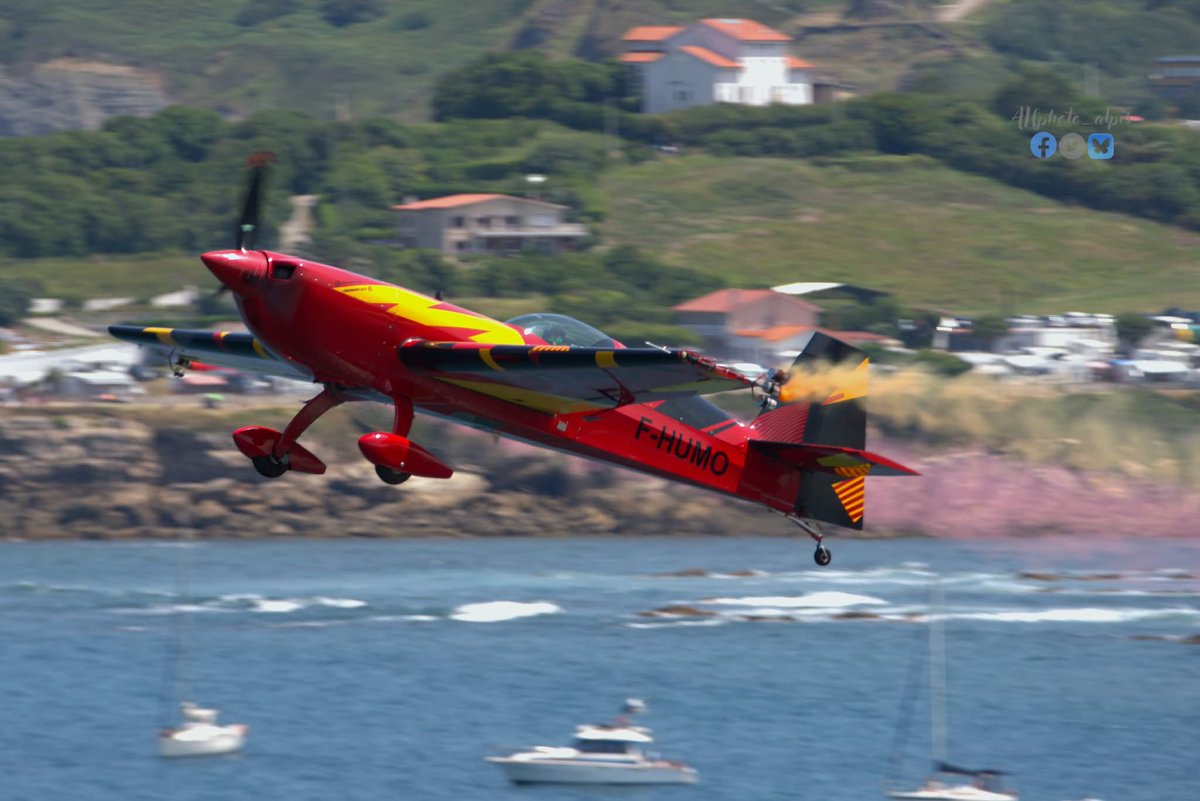 Alfphoto_alpis's tweet image. El #Extra330sc de #CamiloBenito haciendo una espectacular tabla acrobática en el #FestivalaéreodeGijón