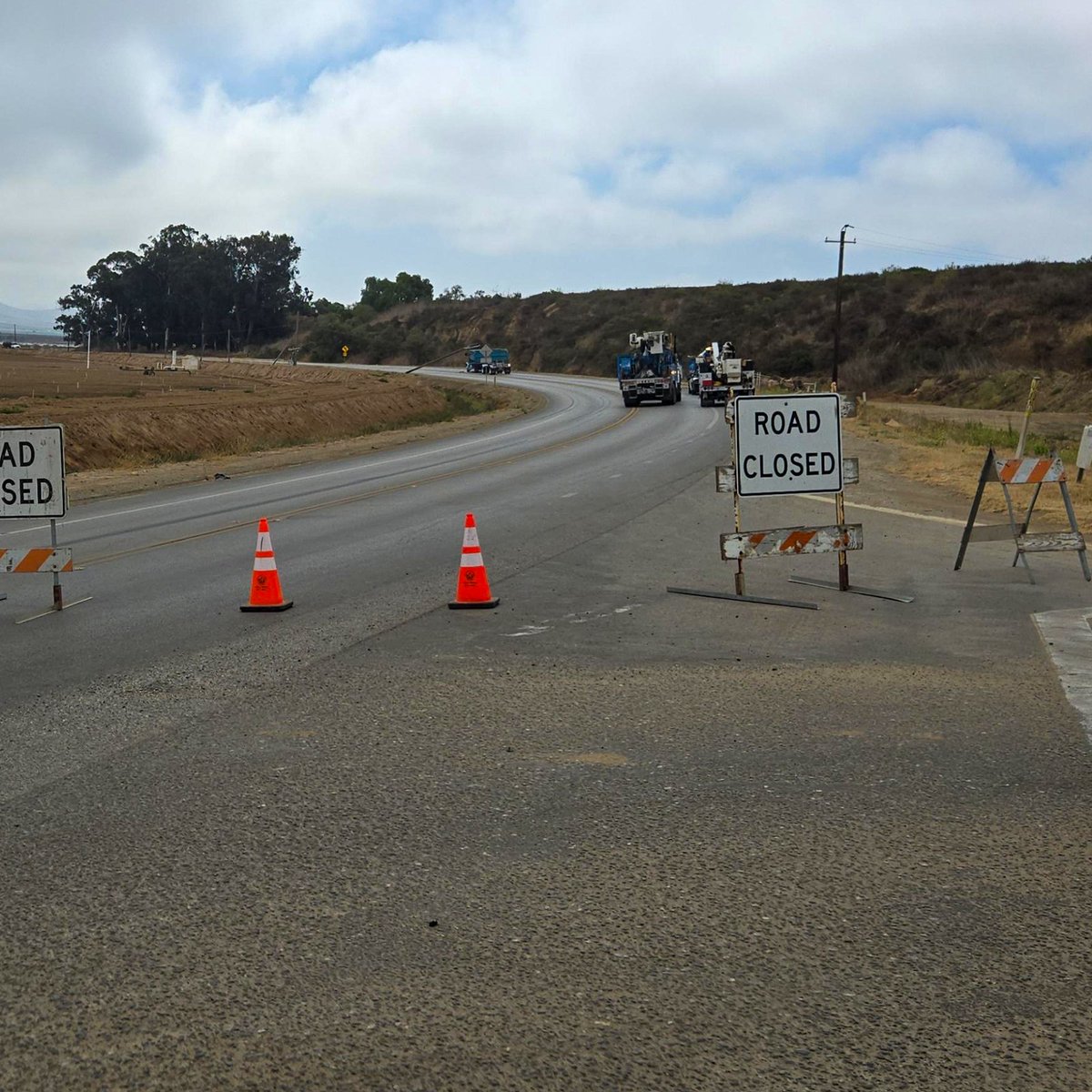 COSBPublicWorks's tweet image. ROAD CLOSURE: Foxen Canyon at Dominion Road east of Orcutt due to an incident with a semi truck and two power poles. For a list of County road closures, visit countyofsb.org/2116/Road-Clos….