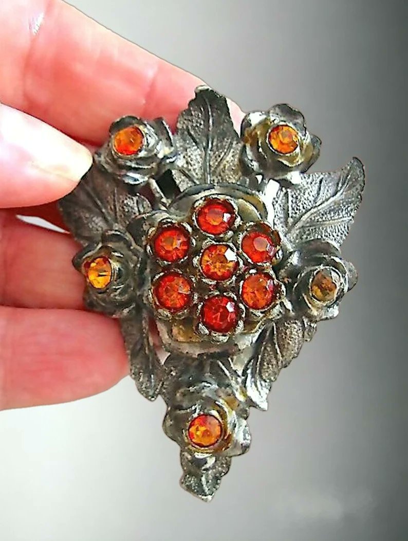 renaissancefai's tweet photo. Art Deco Clip Dress Fur Sweater LITTLE NEMO, Pot Metal Orange Topaz Paste Stones, Floral Motif Vtg
https://t.co/UIz2YKiuq3?
#clip #sweaterClip #furClip #vintage #LittleNemo #potMetal #pasteStones #sweaterclip #dressClip #topaz #orange #ArtDeco #Floral #artNouveau #yellow #fall https://t.co/6oysncuW2W
