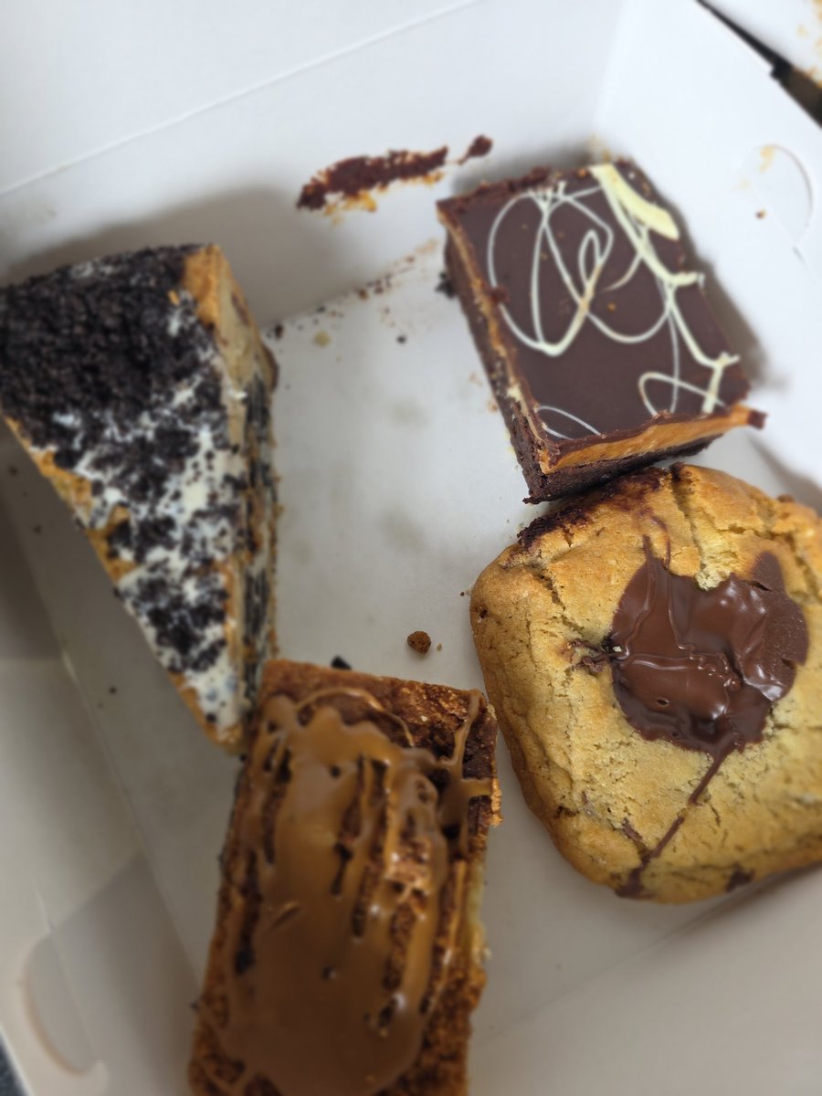 Mrs Christopher tweet media