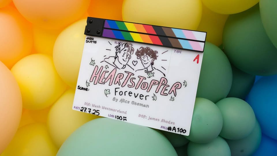 Outstandingmx's tweet image. 🚨 BREAKING NEWS, HEARTSTOPPERS! 🌈🎬
‘Heartstopper Forever’, la esperada película que cerrará el viaje de Nick y Charlie, ¡ha terminado filmaciones! 🎥💖
Prepárate para llorar, gritar y abrazar fuerte… 

#OutstandingNews #HeartstopperForever #NickAndCharlie #LoveIsLove