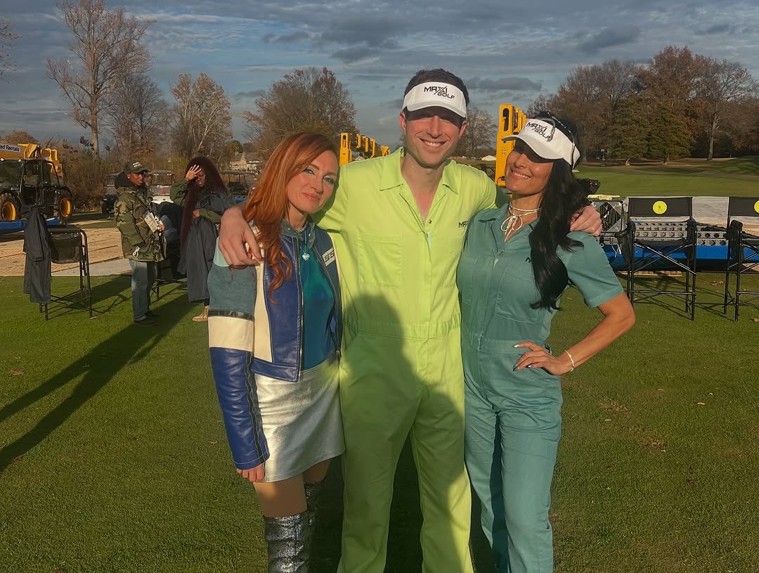 beckyBLcentral's tweet image. NEW 
Behind the scenes photo of Becky with Nikki Bella on set of #HappyGilmore2 
Via josephvecsey1 IG

#BeckyLynch #THEMAN #BigTimeBecks