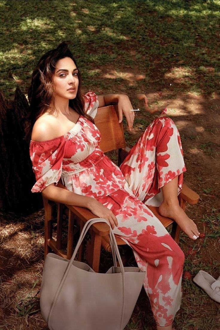 Beauty at its finest 

HAPPY BIRTHDAY KIARA ADVANI