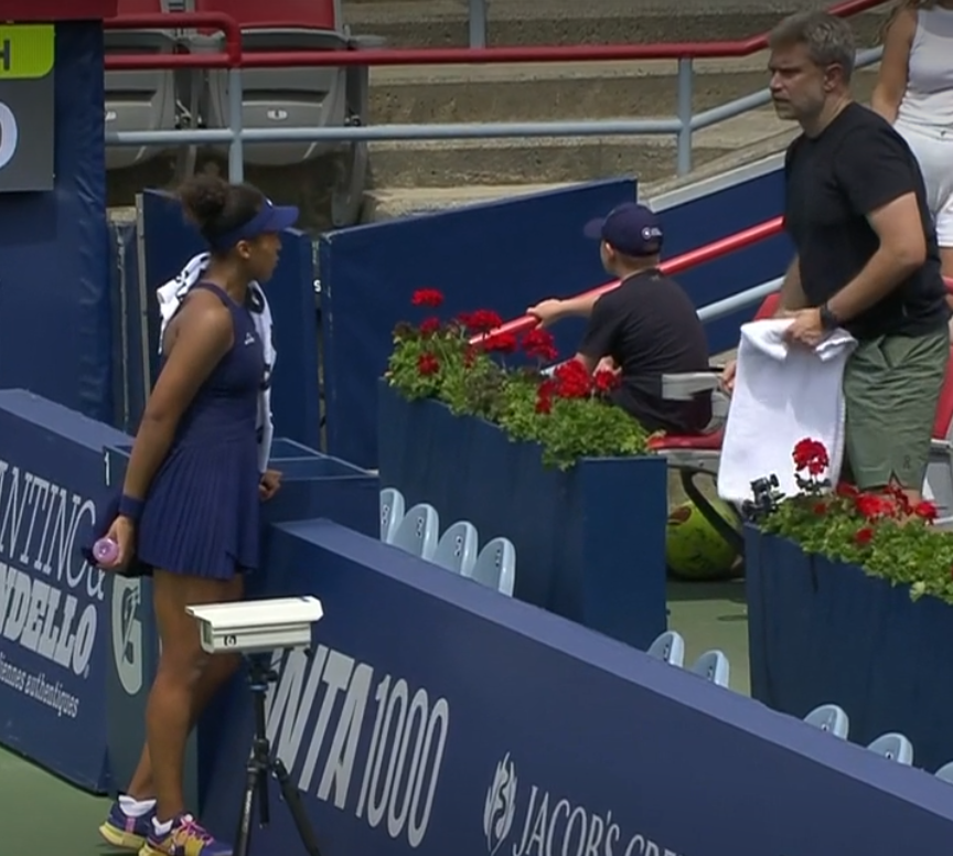 Porady od Tomasza Wiktorowskiego po drugim secie dały efekt! Naomi Osaka z małą niespodzianką w Montrealu, Ludmiła Samsonowa wyeliminowana 💪