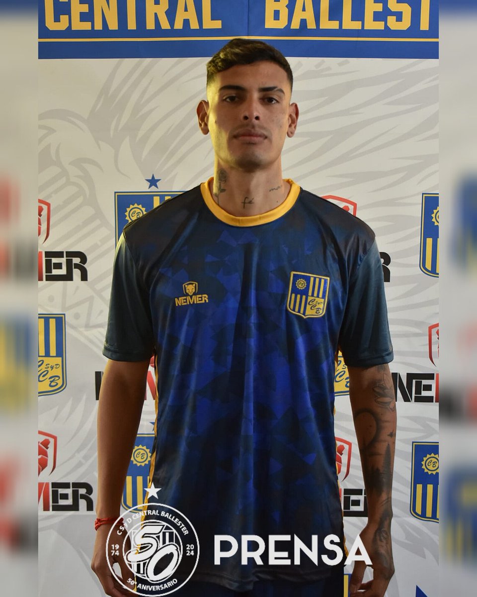 PrensaBallester's tweet photo. 🆕 Ropa de entrenamiento 👔

📸 estebanaltamiranda 

#CentralBallester2025 ! 🇺🇦⚽ https://t.co/2sB2qxGGjy