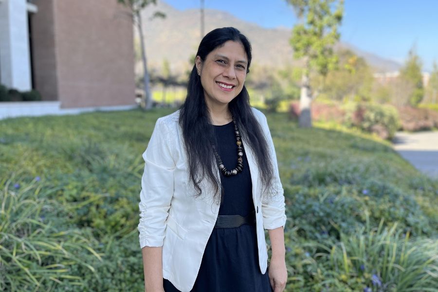 As winner of the 2024–2025 Part-Time Professor of the Year Award, Professor Escalante Rengifo sees teaching as a constant dialogue with her students. 
Learn more uottawa.ca/en/news-all/gu…