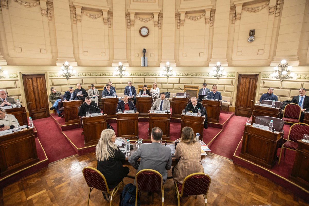 Desde cada rincón de la provincia recibimos propuestas que enriquecen el debate.

En la Comisión de Poder Judicial comenzamos a escuchar y dialogar sobre los diferentes aportes de organizaciones sociales, partidos políticos, instituciones y de la ciudadanía en general.