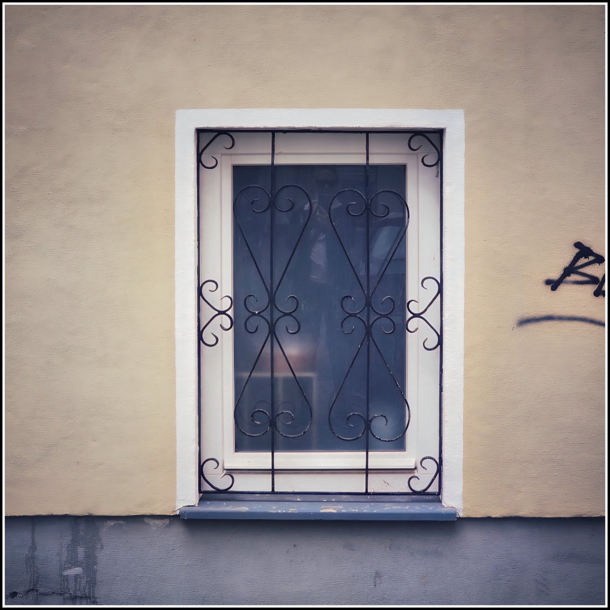 bellabeauxbelle's tweet image. Guten Abend Ihr Lieben 💖😘
#WednesdayWindow #WindowsOnWednesday 
#showheart #AllWeNeedIsLove