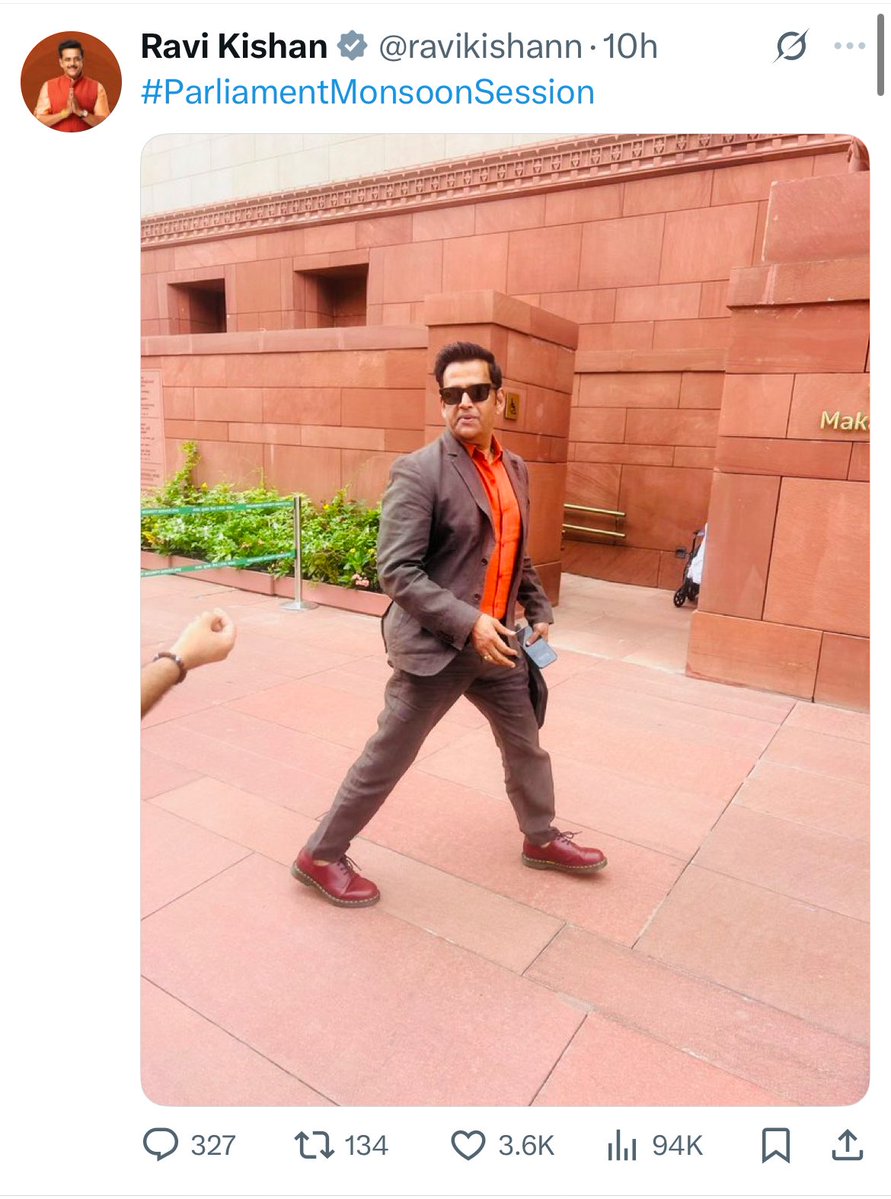 जब AC वाला घर और गाड़ी हो तो आप गर्मी में भी सर्दी वाले कपड़े पहन सकते हैं।

<a href="/ravikishann/">Ravi Kishan</a> <a href="/BJP4India/">BJP</a>