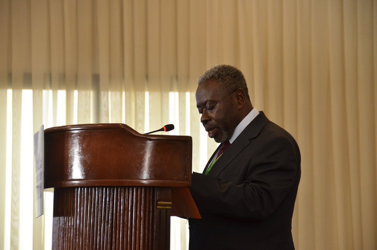 AAWConference's tweet photo. Prof. James Nkansah-Obrempong - Chairman of the Board of Directors, @anaw_africa , gives a Vote of Thanks and issues certificates to representatives from conference sponsoring partners.
#AAWC2025 #AAWConference #AnimalWelfare #CameroonForAnimalWelfare #AnimalWelfareAction2025 https://t.co/c0nDloNBqA
