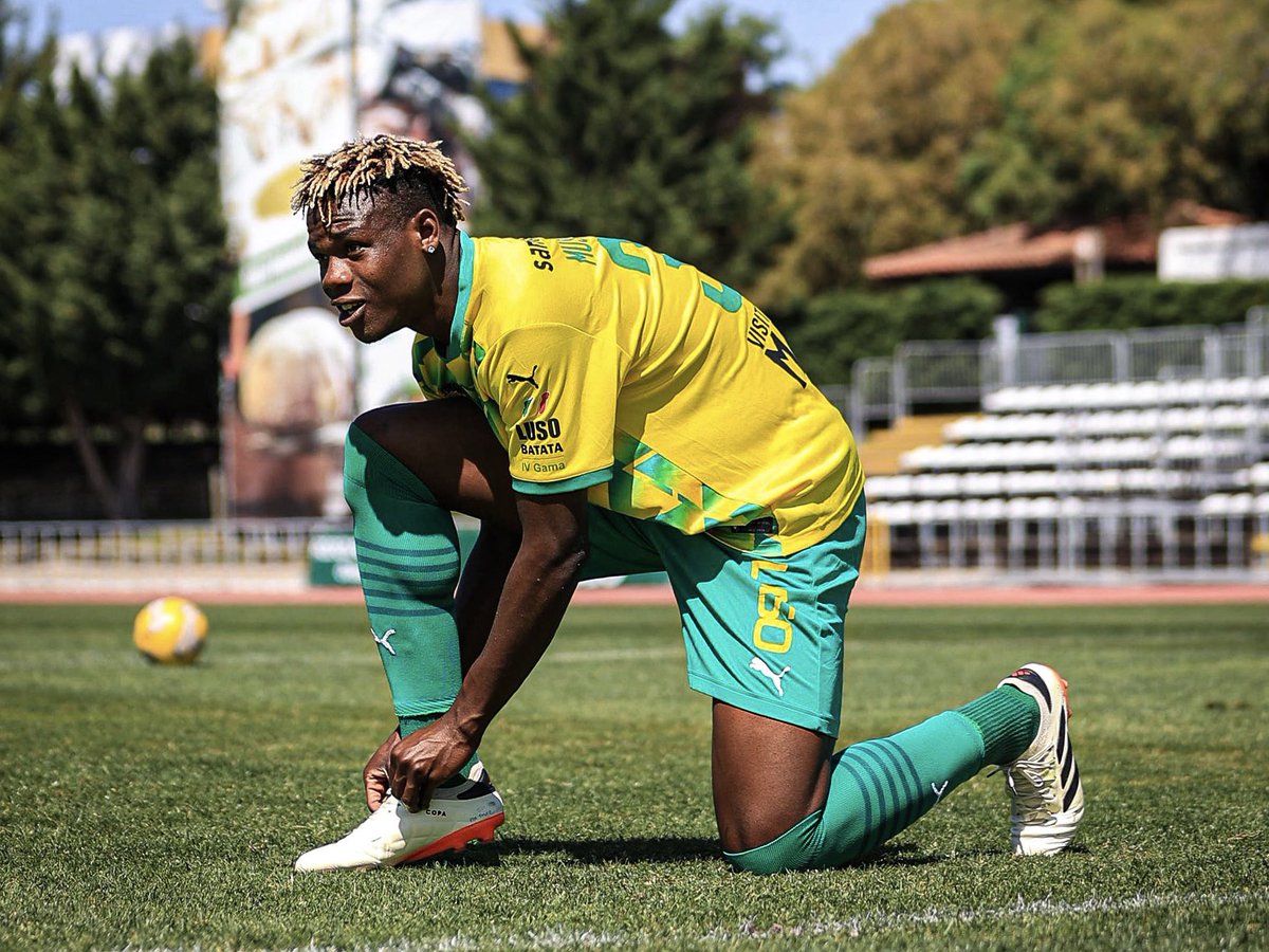 cdmafra's tweet image. 🙌 Obrigado, Musbaudeen!
Médio foi transferido para o Moss FK.

Notícia em 📲 cdmafrasad.pt

#ConventoAoPeito