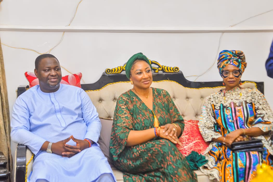 Aina and Tai, these two sisters of mine used to discipline me way back in California in the early 80s, I eventually ran back to Nigeria with kabiyesi, of which they later lied against me that I left because I didn't see amala to eat...
#Skimeh
