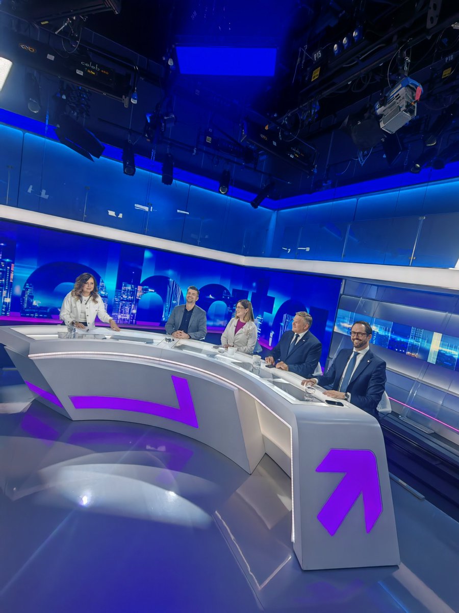 #debatagozdyry 
<a href="/PolaMatysiak/">Paulina Matysiak 🇵🇱</a> 
<a href="/K_Smiszek/">Krzysztof Śmiszek</a> 
<a href="/WSkurkiewicz/">Wojciech Skurkiewicz</a> 
<a href="/PawelBlizniuk/">Paweł Bliźniuk</a> 
<a href="/PolsatNewsPL/">PolsatNews.pl</a>