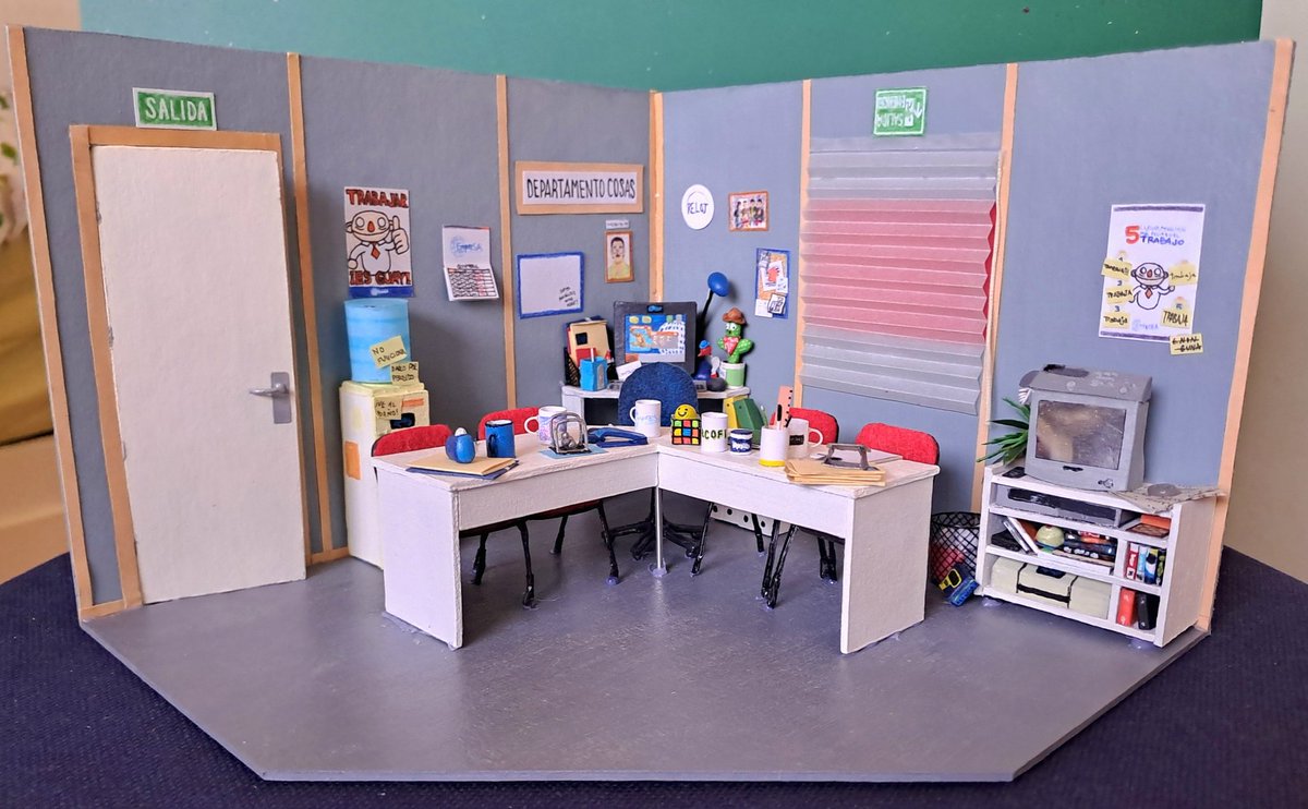 💡☕️💾👁

después de prácticamente un mes entero de trabajo he acabado la maqueta de Departamento Cosas

(más fotos en las respuestas)