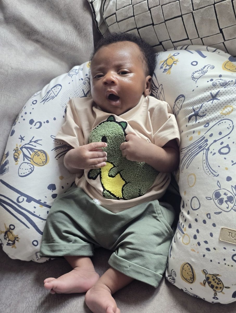 Yippie !!!! 

I am 1 month old now. Enjoying life i ain't gat no bills. 

#BabyRhymez #UncleRhymez #RhymeAssassin #Unashe #BeMighty