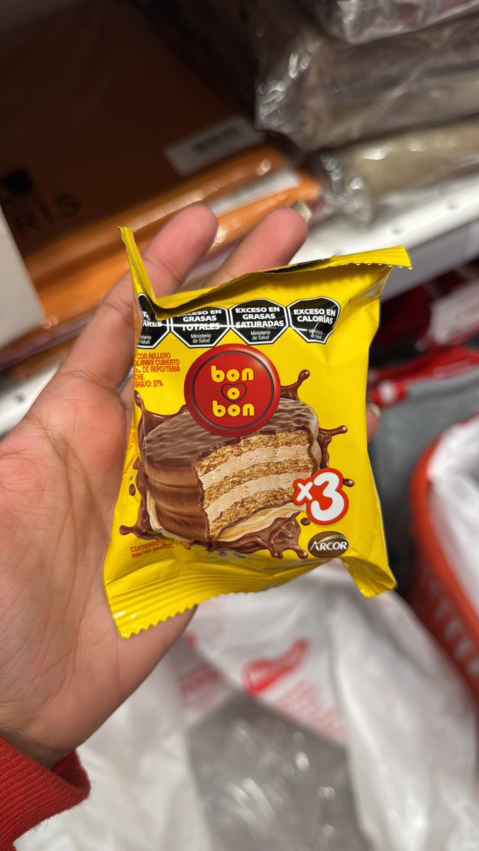 Valen paso por mi trabajo y me dejo un alfajor🥹💕
